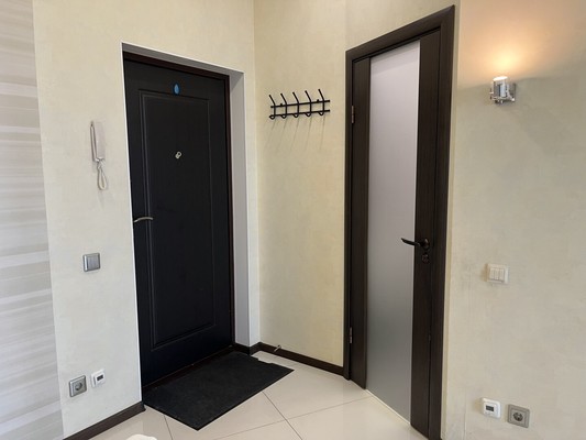 Продам трехкомнатную (3-комн.) квартиру, Народного Ополчения пр-кт, 10А, Санкт-Петербург г