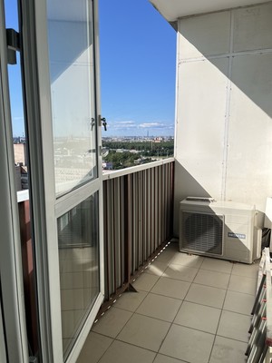 Продам трехкомнатную (3-комн.) квартиру, Народного Ополчения пр-кт, 10А, Санкт-Петербург г
