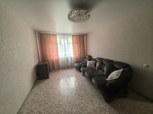 Продам однокомнатную (1-комн.) квартиру, Ильюшина ул, 13к2, Воронеж г
