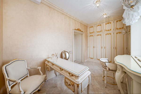 Продам двухкомнатную (2-комн.) квартиру, Гончарная ул, 38, Москва г