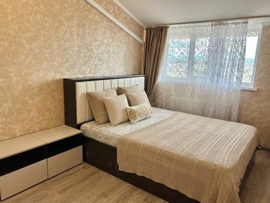 Сдам однокомнатную (1-комн.) квартиру, Ковыльная ул, 94, Симферополь г