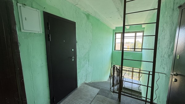 Продам трехкомнатную (3-комн.) квартиру, Зайончковского ул, 6, Пудость п