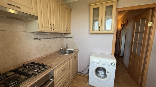 Продам трехкомнатную (3-комн.) квартиру, Зайончковского ул, 6, Пудость п