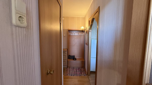 Продам трехкомнатную (3-комн.) квартиру, Зайончковского ул, 6, Пудость п