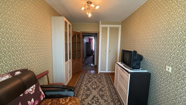 Продам трехкомнатную (3-комн.) квартиру, Зайончковского ул, 6, Пудость п