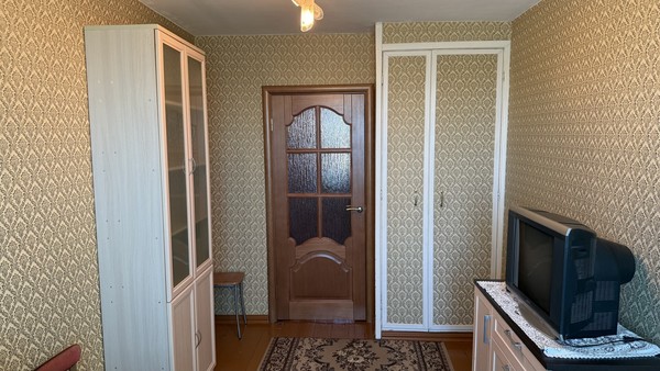 Продам трехкомнатную (3-комн.) квартиру, Зайончковского ул, 6, Пудость п