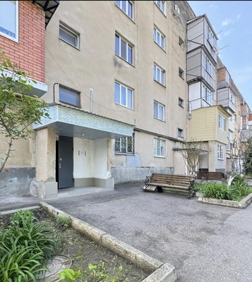 Продам двухкомнатную (2-комн.) квартиру, Мовсисяна ул, 20акб, Нальчик г