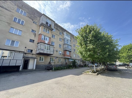 Продам двухкомнатную (2-комн.) квартиру, Мовсисяна ул, 20акб, Нальчик г
