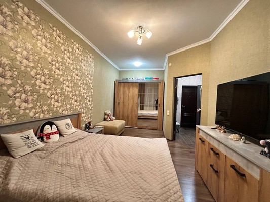 Продам однокомнатную (1-комн.) квартиру, Ковыльная ул, 94, Симферополь г