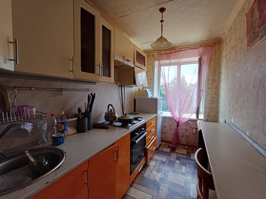 Продам трехкомнатную (3-комн.) квартиру, М.Горького ул, 135, Волгодонск г