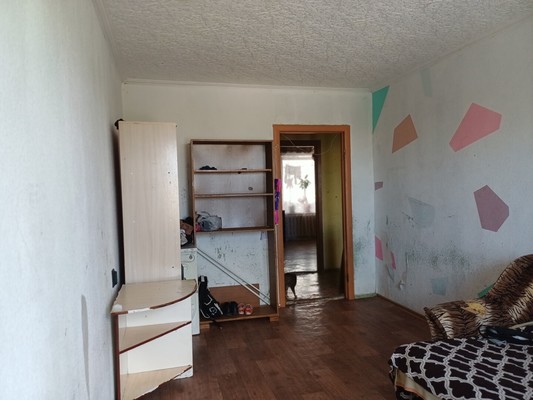 Продам трехкомнатную (3-комн.) квартиру, М.Горького ул, 135, Волгодонск г