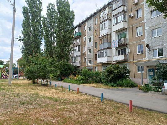 Продам трехкомнатную (3-комн.) квартиру, М.Горького ул, 135, Волгодонск г