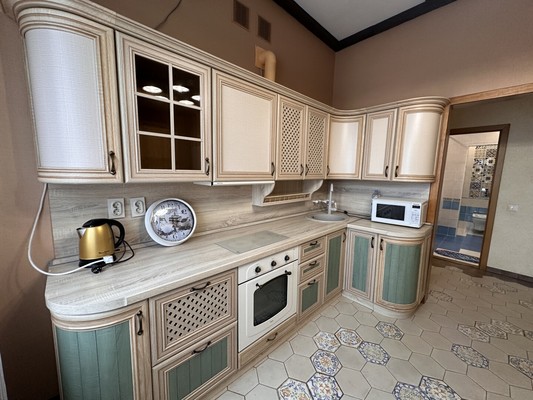 Продам трехкомнатную (3-комн.) квартиру, Центральная ул, 34, Сукко с
