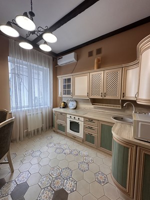 Продам трехкомнатную (3-комн.) квартиру, Центральная ул, 34, Сукко с
