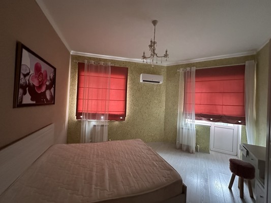 Продам трехкомнатную (3-комн.) квартиру, Центральная ул, 34, Сукко с