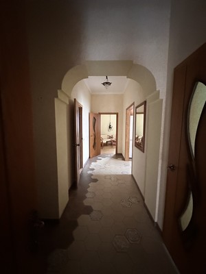 Продам трехкомнатную (3-комн.) квартиру, Центральная ул, 34, Сукко с