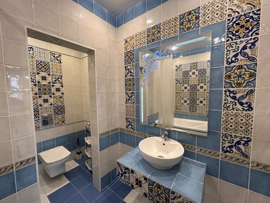 Продам трехкомнатную (3-комн.) квартиру, Центральная ул, 34, Сукко с