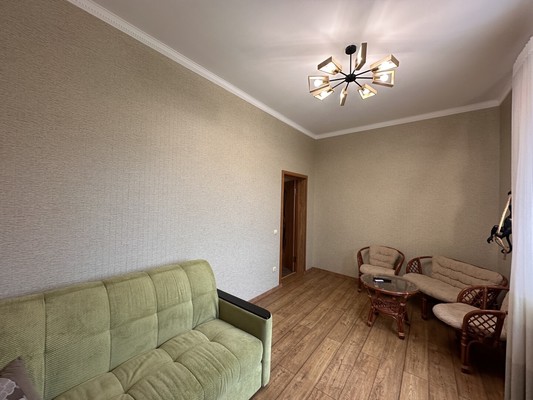 Продам трехкомнатную (3-комн.) квартиру, Центральная ул, 34, Сукко с