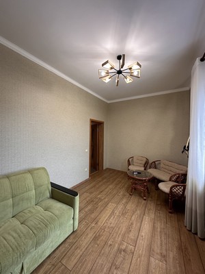 Продам трехкомнатную (3-комн.) квартиру, Центральная ул, 34, Сукко с