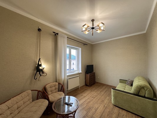 Продам трехкомнатную (3-комн.) квартиру, Центральная ул, 34, Сукко с