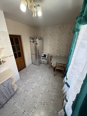 Продам трехкомнатную (3-комн.) квартиру, Космическая ул, 39/2, Яблоновский пгт