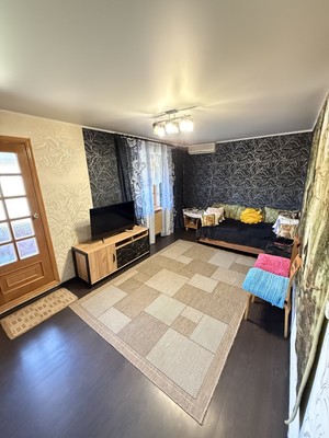 Продам трехкомнатную (3-комн.) квартиру, Космическая ул, 39/2, Яблоновский пгт
