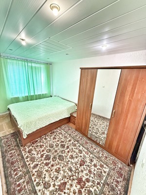 Продам трехкомнатную (3-комн.) квартиру, Космическая ул, 39/2, Яблоновский пгт