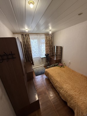 Продам трехкомнатную (3-комн.) квартиру, Космическая ул, 39/2, Яблоновский пгт