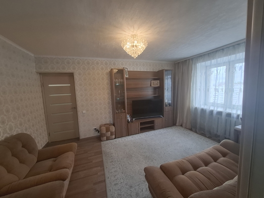 Продам трехкомнатную (3-комн.) квартиру, Вишневского ул, 57, Казань г