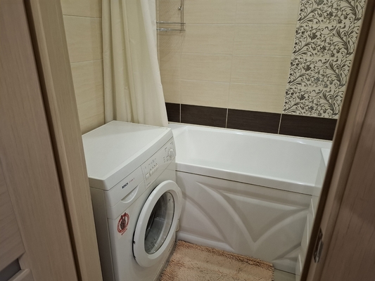 Продам трехкомнатную (3-комн.) квартиру, Вишневского ул, 57, Казань г