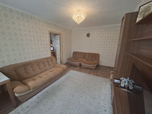 Продам трехкомнатную (3-комн.) квартиру, Вишневского ул, 57, Казань г