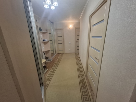 Продам трехкомнатную (3-комн.) квартиру, Вишневского ул, 57, Казань г