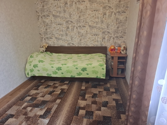Продам трехкомнатную (3-комн.) квартиру, Вишневского ул, 57, Казань г