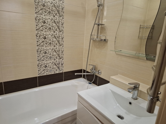 Продам трехкомнатную (3-комн.) квартиру, Вишневского ул, 57, Казань г