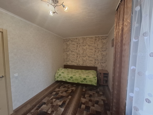 Продам трехкомнатную (3-комн.) квартиру, Вишневского ул, 57, Казань г