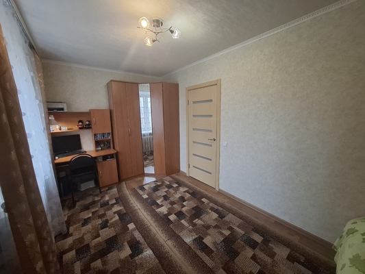 Продам трехкомнатную (3-комн.) квартиру, Вишневского ул, 57, Казань г