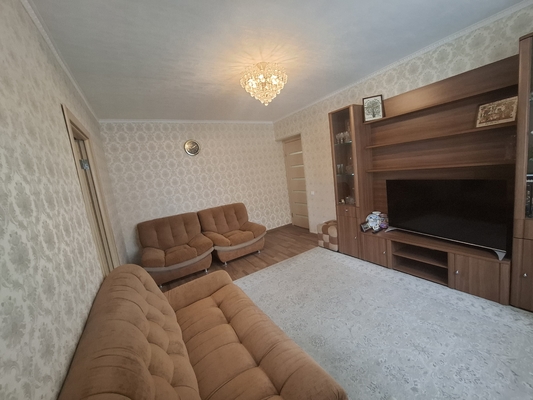 Продам трехкомнатную (3-комн.) квартиру, Вишневского ул, 57, Казань г