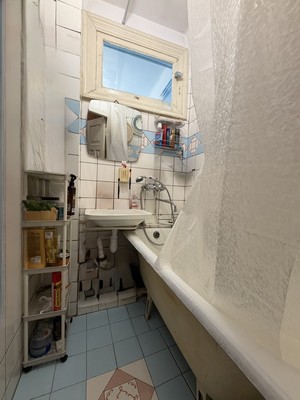 Продам двухкомнатную (2-комн.) квартиру, Киевская ул, 44, Симферополь г