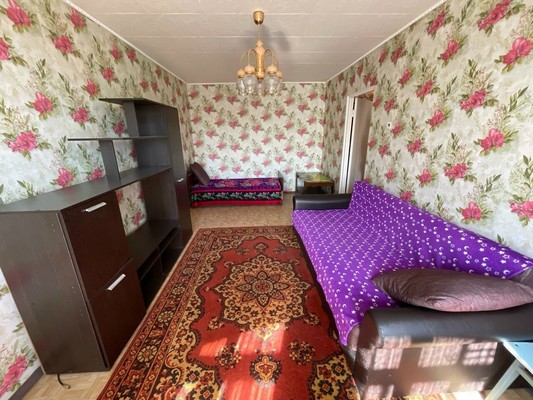 Продам двухкомнатную (2-комн.) квартиру, Красных Командиров ул, 18, Волосово г
