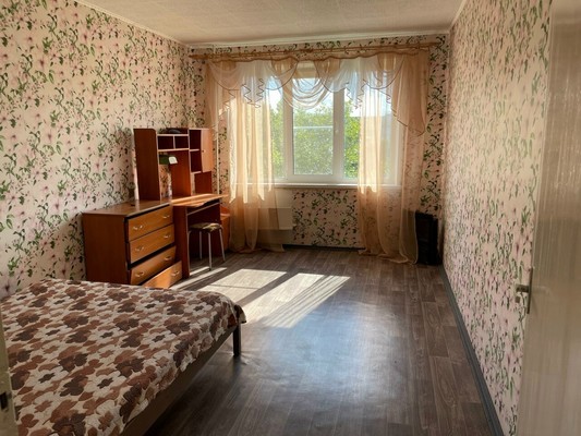 Продам двухкомнатную (2-комн.) квартиру, Красных Командиров ул, 18, Волосово г