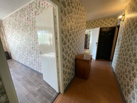 Продам двухкомнатную (2-комн.) квартиру, Красных Командиров ул, 18, Волосово г