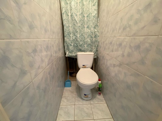 Продам двухкомнатную (2-комн.) квартиру, Красных Командиров ул, 18, Волосово г