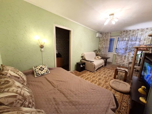 Продам двухкомнатную (2-комн.) квартиру, Калинина ул, 122, Тихорецк г