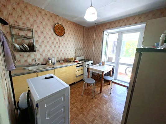 Продам двухкомнатную (2-комн.) квартиру, Подвойского ул, 133, Тихорецк г