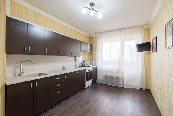 Продам трехкомнатную (3-комн.) квартиру, Туполева ул, 9б, Ростов-на-Дону г