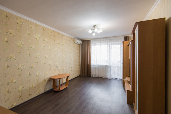 Продам трехкомнатную (3-комн.) квартиру, Туполева ул, 9б, Ростов-на-Дону г