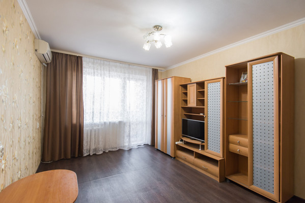 Продам трехкомнатную (3-комн.) квартиру, Туполева ул, 9б, Ростов-на-Дону г