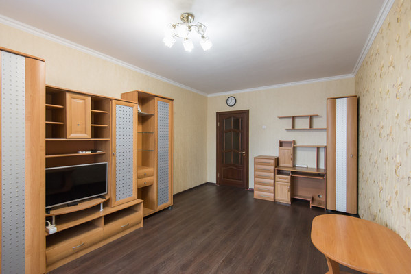 Продам трехкомнатную (3-комн.) квартиру, Туполева ул, 9б, Ростов-на-Дону г