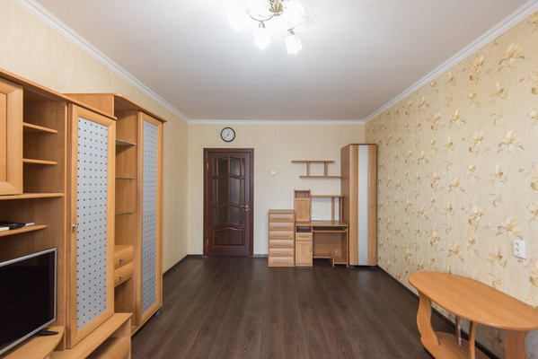 Продам трехкомнатную (3-комн.) квартиру, Туполева ул, 9б, Ростов-на-Дону г
