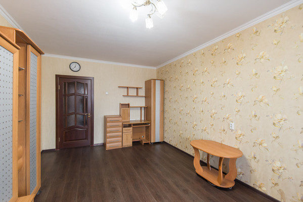 Продам трехкомнатную (3-комн.) квартиру, Туполева ул, 9б, Ростов-на-Дону г